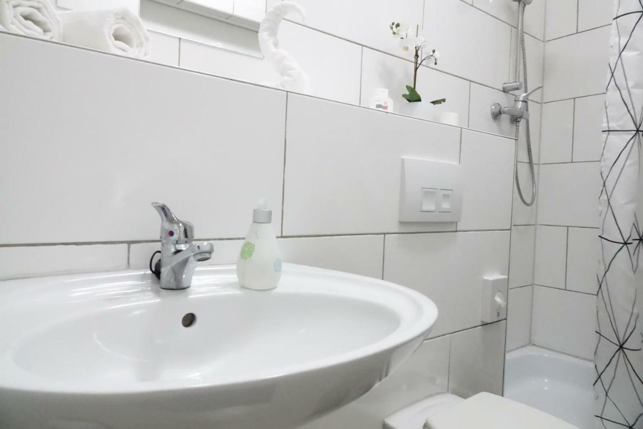 Apartments An Der Universitaet Βούρπεταλ Εξωτερικό φωτογραφία